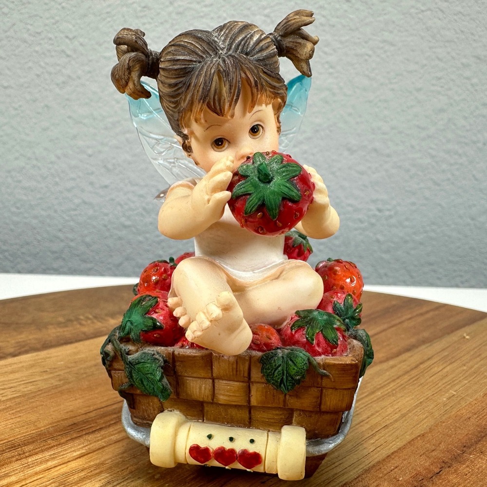 VTG Enesco My Little Kitchen Fairies Little Berry Fairie G.G. Santiago Figurine